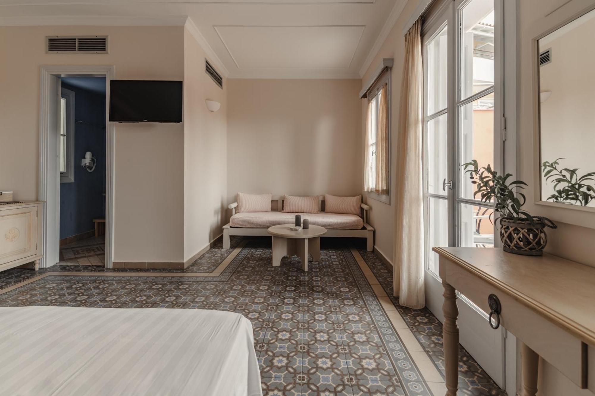 Red Tower Hotel 니키아나 외부 사진